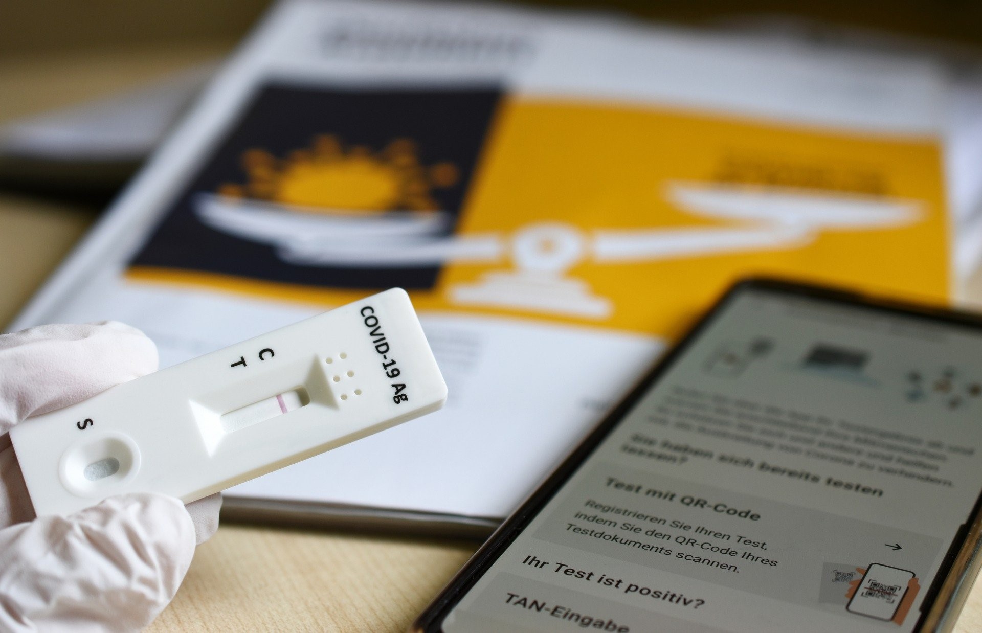 Everything you need to know about COVID-19 self-testing in companies